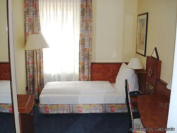 President Frankfurt 3*