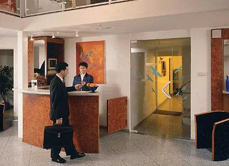 Hotel President Frankfurt 3*