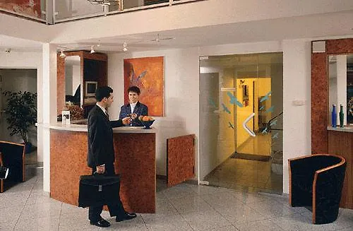 Hotel President Frankfurt 3*